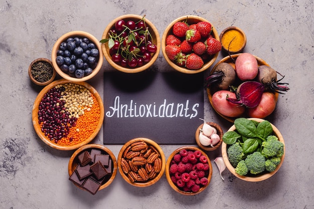 Healthy foods high in antioxidants