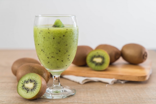 Healthy fresh kiwi smoothie in glass