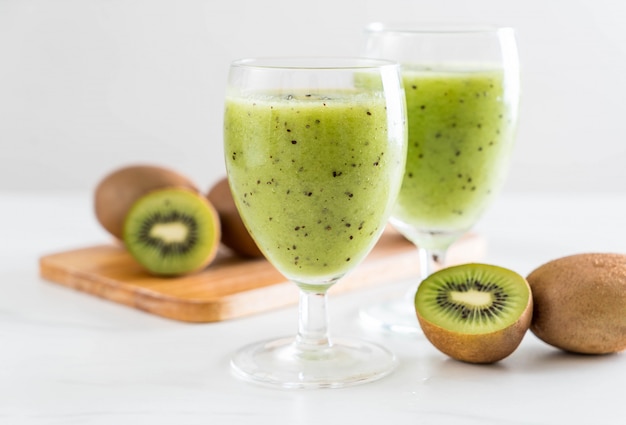 Healthy fresh kiwi smoothie in glass