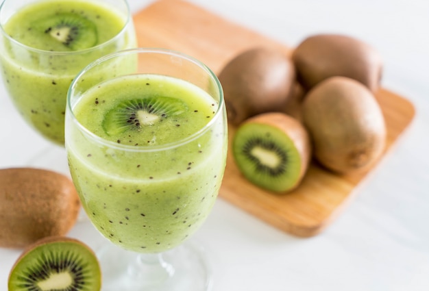 Healthy fresh kiwi smoothie in glass