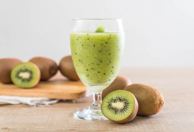 Healthy fresh kiwi smoothie in glass