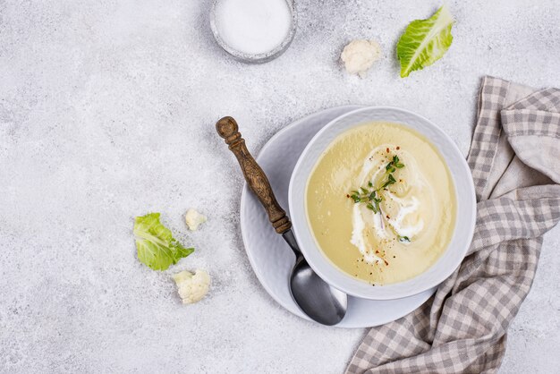 Photo healthy vegan cauliflower cream soup