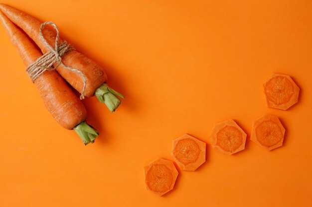 Photo high angle view of chopped vegetables on table