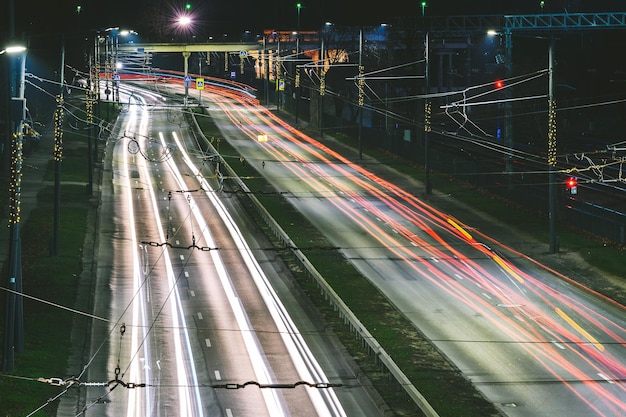 Photo high angle view of light trails on city street at night