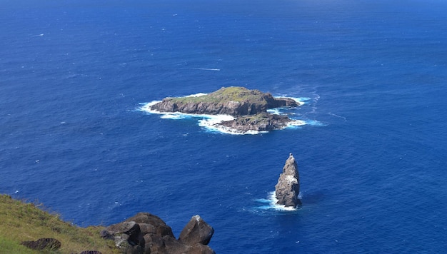 Photo high angle view of rocks in sea