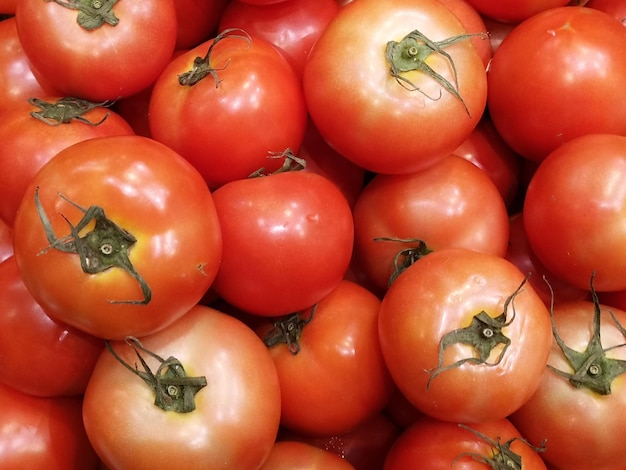 Photo high angle view of tomatoes for sale in market