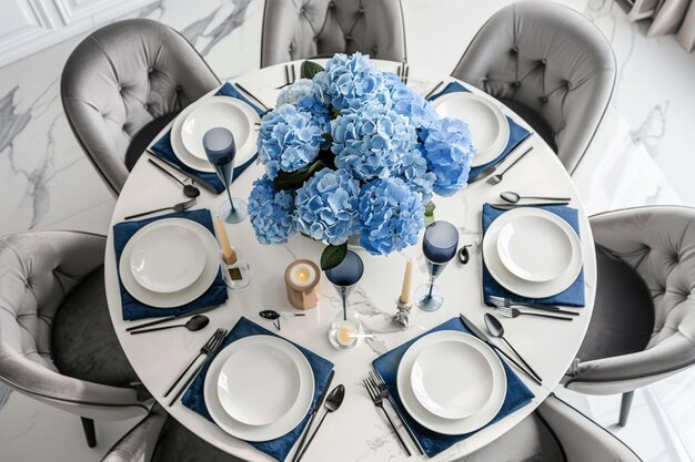 Photo high end dining table set