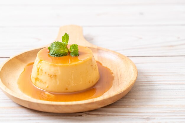 Photo homemade caramel custard pudding