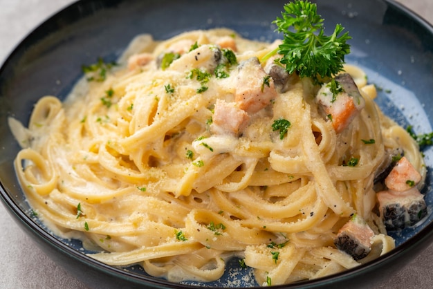 homemade fettuccine pasta with white cream sauce