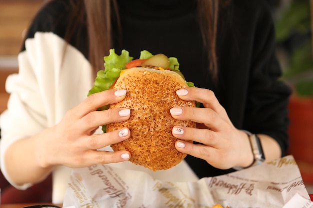 Homemade hamburger with fresh vegetables