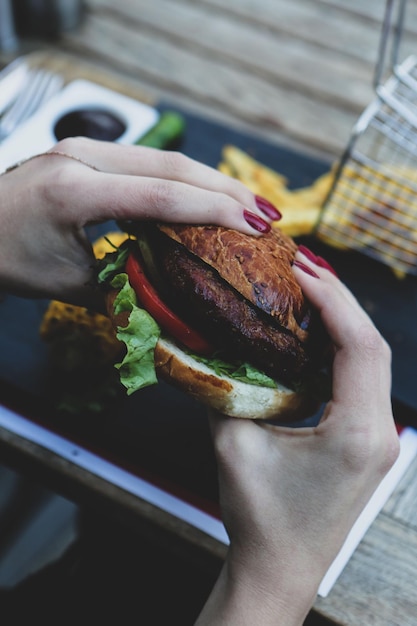 Homemade hamburger with fresh vegetables