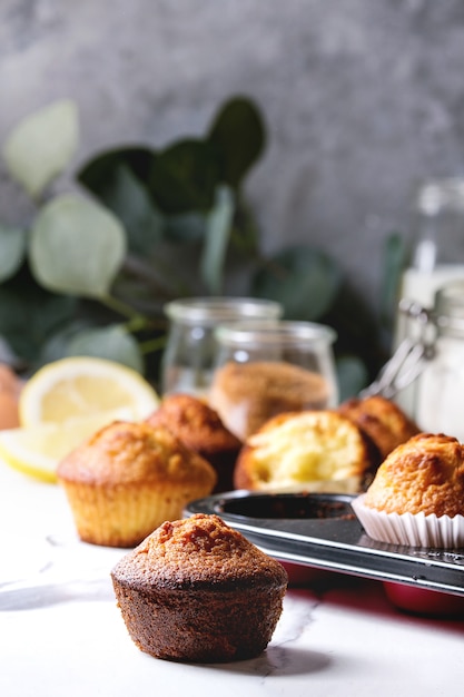 Photo homemade lemon muffins