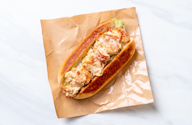 homemade lobster roll with potato chips