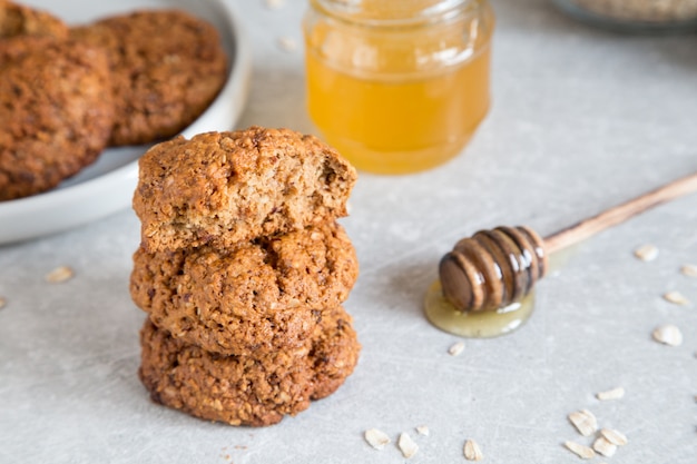 Homemade oatmeal cookies with honey. 