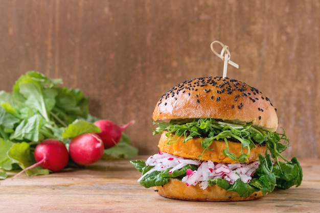 Photo homemade sweet potato burger