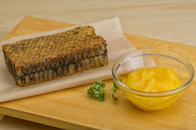 Honey with comb