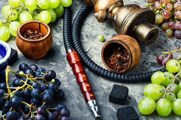 Hookah with grapes taste