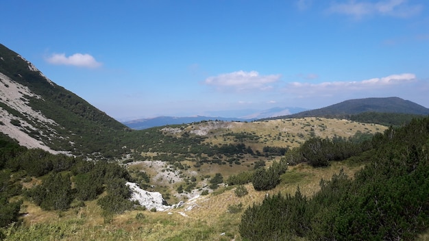  Horizontal mountains landscape