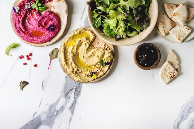 Photo hummus spread variety