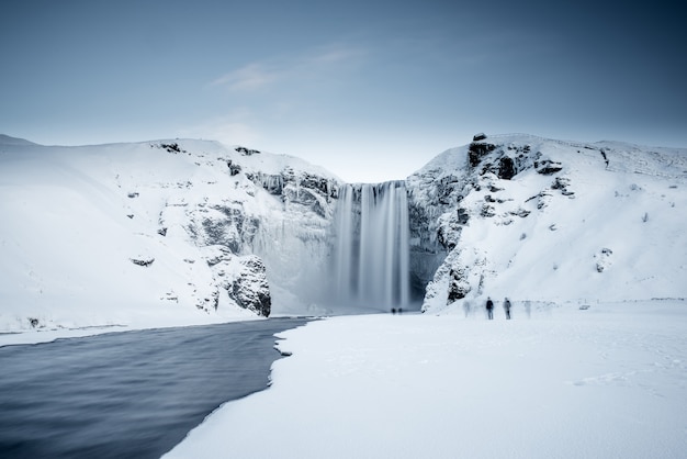 Photo icelandic frozen waterfall