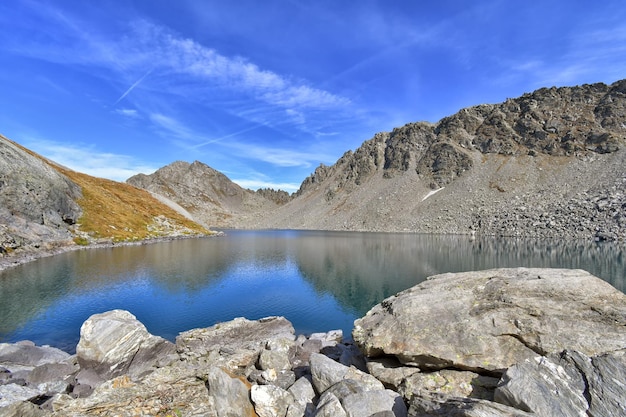 Il bel lago di Pietra rossa