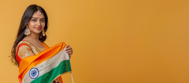 Photo indian woman celebrating india independence day with national flag