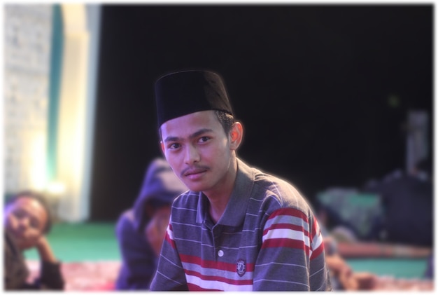 indonesian islamic student photos with dark background