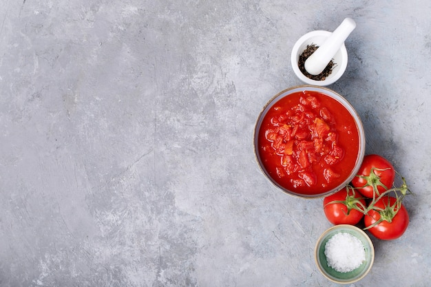 Ingredients for making spaghetti bolognese