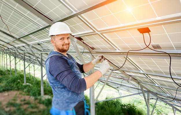 Installing of stand-alone solar photo voltaic panel system