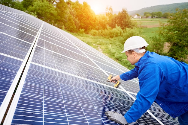 Installing of stand-alone solar photo voltaic panel system