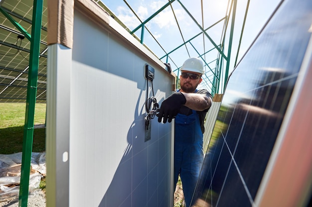 Photo installing of stand-alone solar photo voltaic panel system