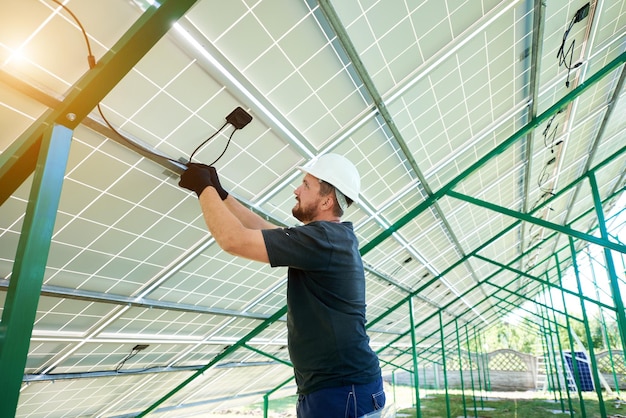 Installing of stand-alone solar photo voltaic panel system