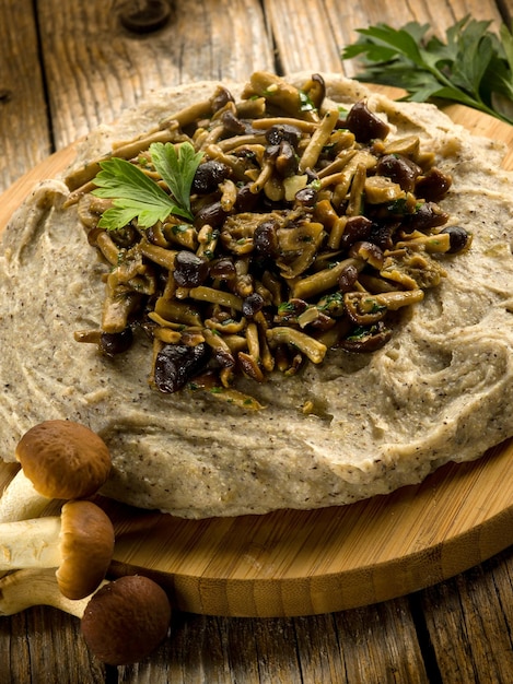 Integral porridge with mushroom