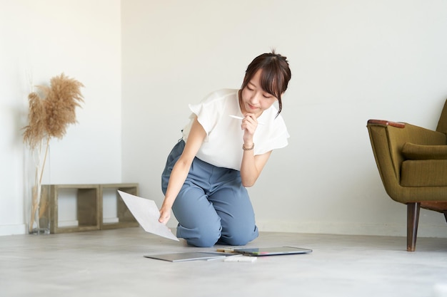 Interior coordinator considering floor materials