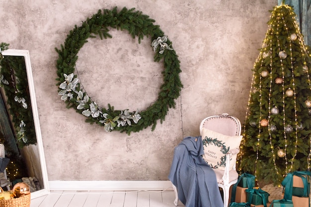 Photo interior of the living room with christmas decorations