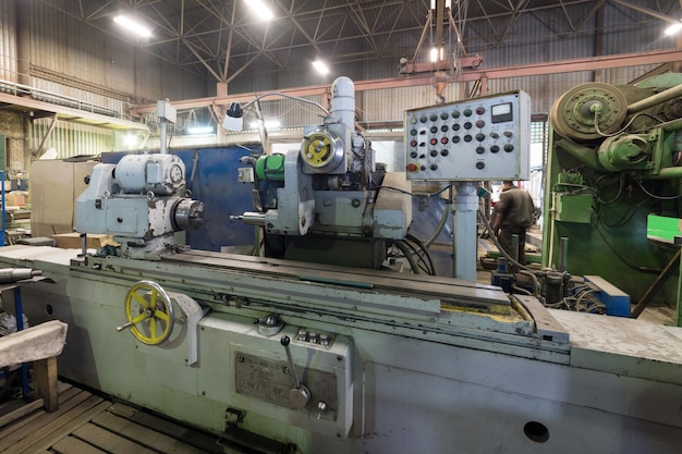 Internal grinding machine Shop for metal machining