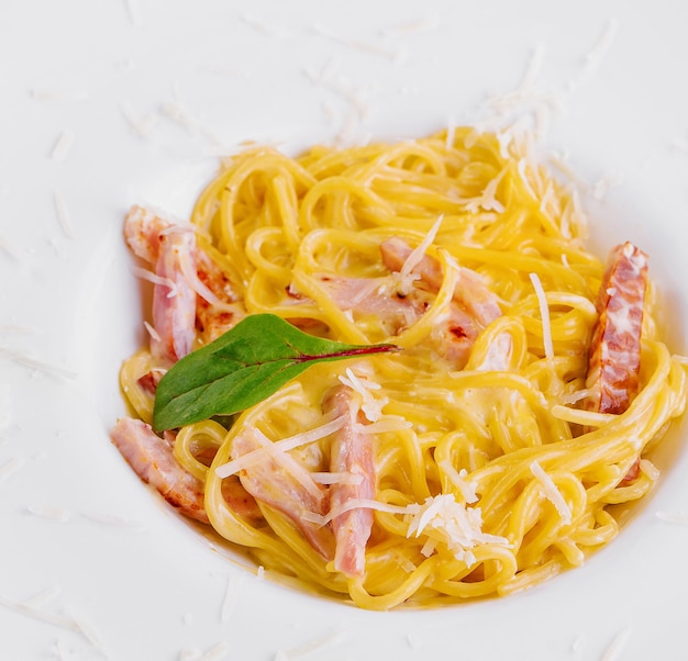 Photo italian pasta spaghetti carbonara top view