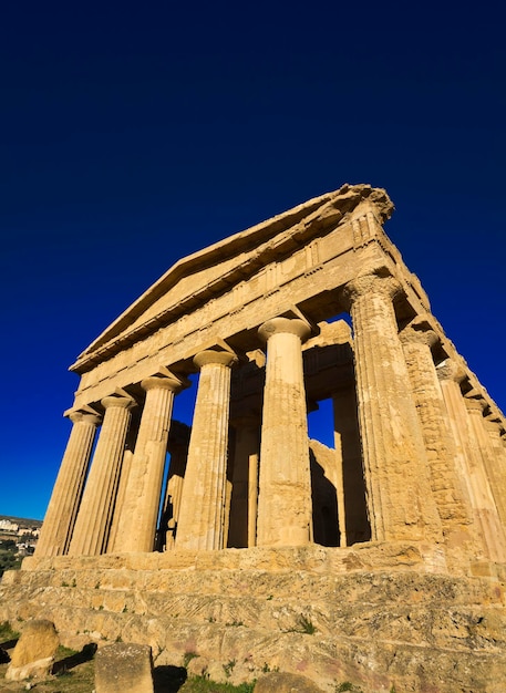 Photo italy sicily agrigento greek temples valley the concord temple 440 bc