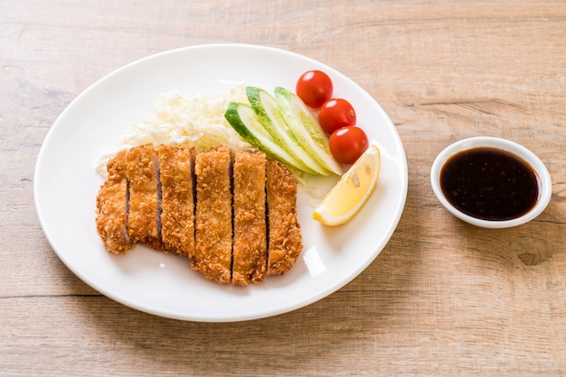 Japanese deep fried pork cutlet (tonkatsu set)