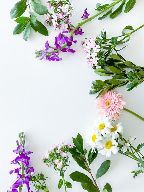 Japanese dianthus gerbera chamomile and laurel