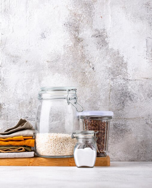 Photo kitchen counter top with cutting board