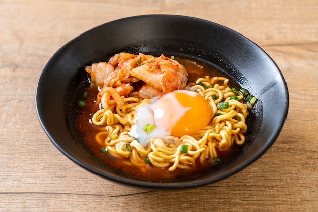 Korean instant noodles with kimchi and egg