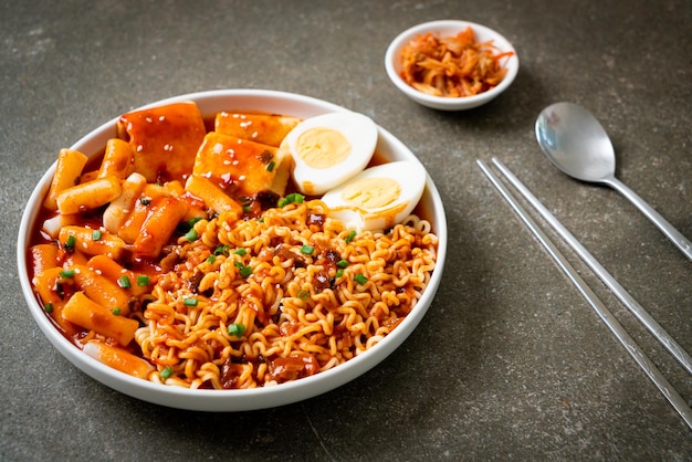 Korean instant noodles with Korean rice cake and fish cake and boiled egg