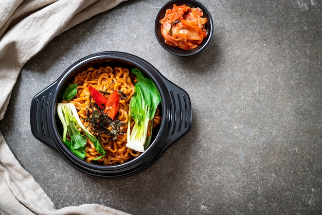 korean instant noodles with vegetable and kimchi