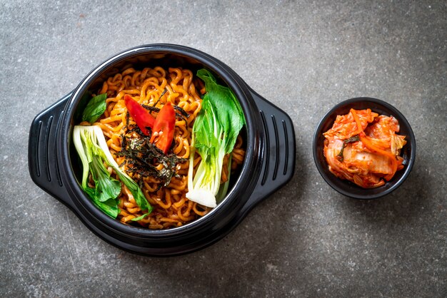 korean instant noodles with vegetable and kimchi