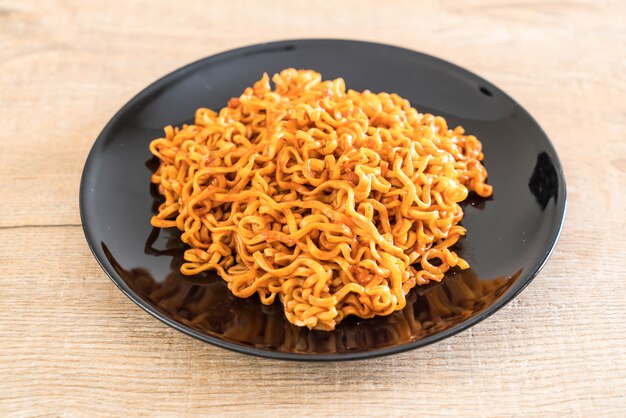 korean spicy instant noodles 