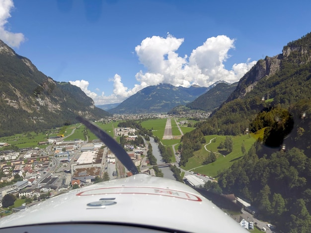 Landing on the airfield in Mollis