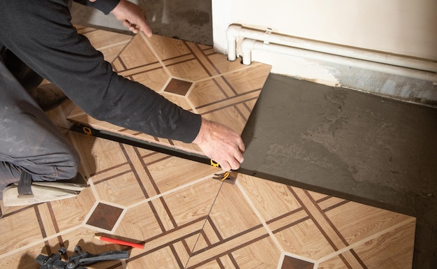 Laying floor ceramic tile Renovating the floor