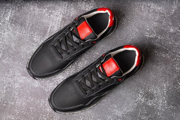 Leather black men's sneakers Men's casual sports shoes Fashionable sneakers