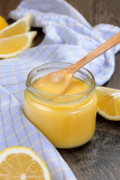 Lemon kurd custard on fruit juice